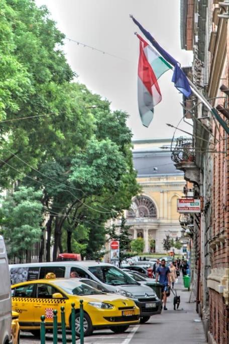 Nefelejcs Near The Keleti Railway Station Apartment Budapest Bagian luar foto